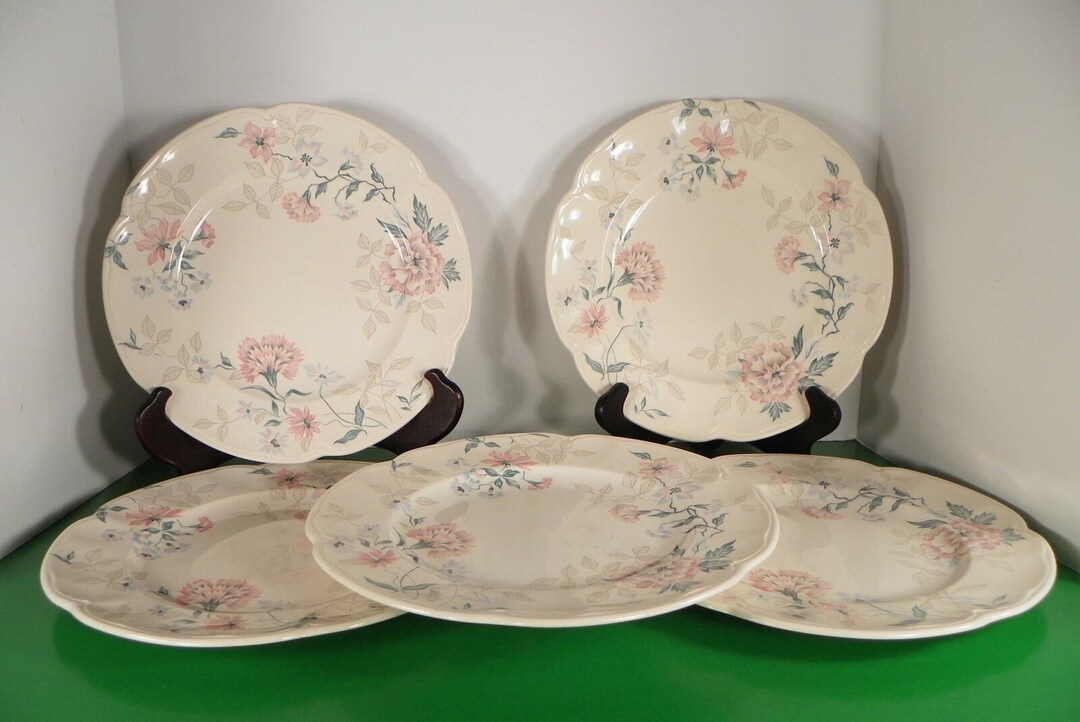 Johnson Brothers LYNTON Dinner Plate s LOT OF 5 Made England Pink Blue