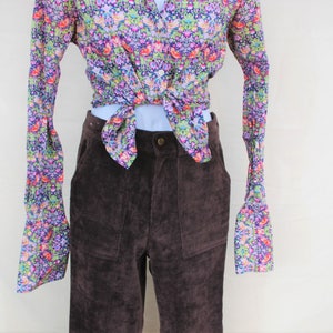 VTG 90s does 70s Tie Up Floral Crop Top Vintage Hippie Psychedelic Crop Top Size Small image 3