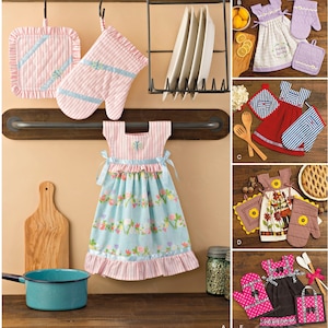 Simplicity 8109 Sewing Pattern for Kitchen Accessories Towel Dresses Pot Holders and Oven Mitts Uncut