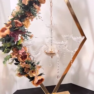Sets of gold Tall Diamond centerpiece acrylic crystal Chanderlier Candleholder Diamond Shape metal centerpiece Stand
