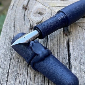 Fountain Pen With Hugging Frog Roll-Stopper, The Textured Pen Body Feels Soft On The Hand