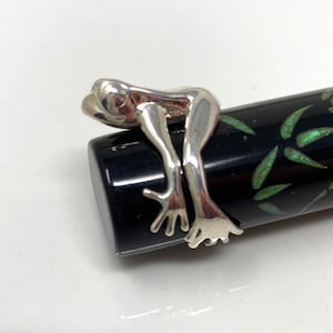 Sterling Silver Hugging Frog Roll-Stopper 15. Adjustable to fit from 14 mm to 16 mm Diameter Pen.