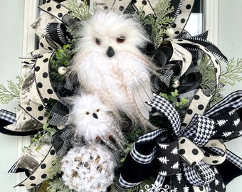 Black and white owls, door wreath, Christmas wreath,