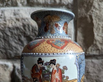 Vintage Oriental Satsuma Ceramic Vase (M)