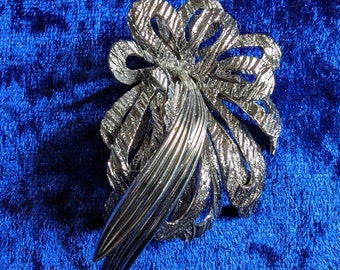 Vintage 1980s White Tone Metal Brooch Gift