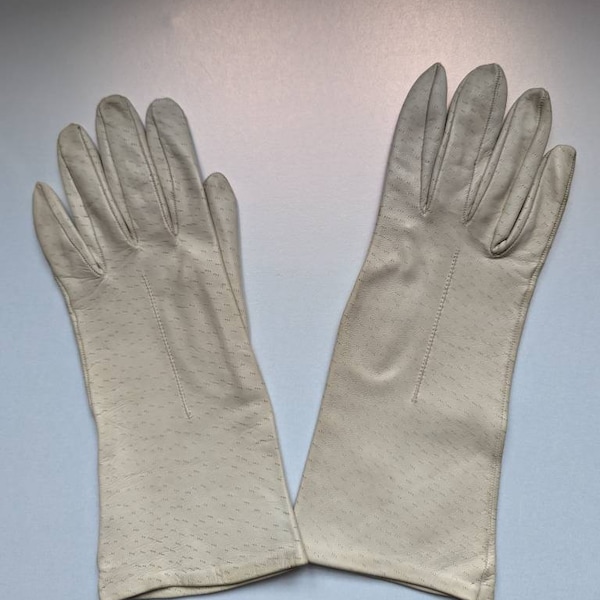 Vintage Cream Ladies Leather Gloves  Size 7