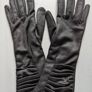 Vintage Black Stretch Gloves: Lined Mid-Century Day Gloves