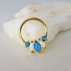 Septum Clicker Ring / Daith Ohrring / Helixohrring / Knorpelohrring mit Blauen und Weißen Opalen, Gold/Silber/Schwarz,16g