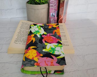 BOOK COVER: Handmade Cotton Adjustable Book Sleeve, Dust Protector, Small Size, Travel Cover, Lovers of  Reading