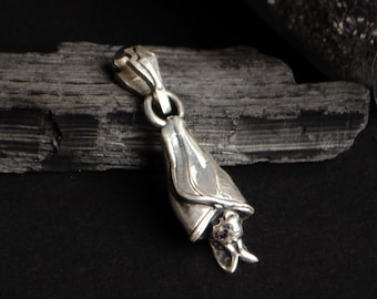 Colgante de murciélago de plata de ley: collar de bruja gótica