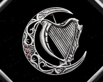 Fantasy LARP brooch Harpers pin, board table games fan jewelry