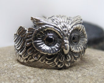 Silver Cute Owl Ring, Bird jewelry, Night owl feathers valentines day gift for her
