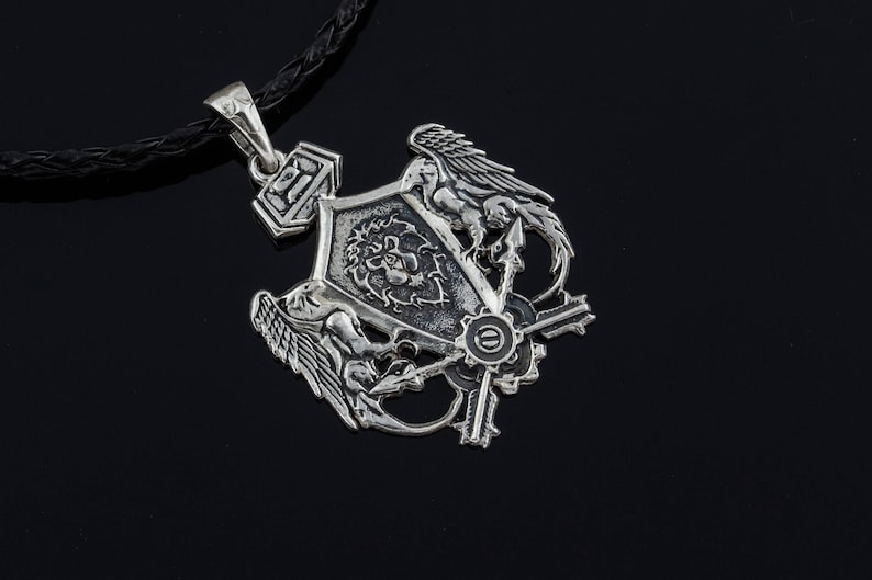 Silver Alliance video game lion necklace, LARP, Cosplay and Fantasy jewelry for gamers image 6