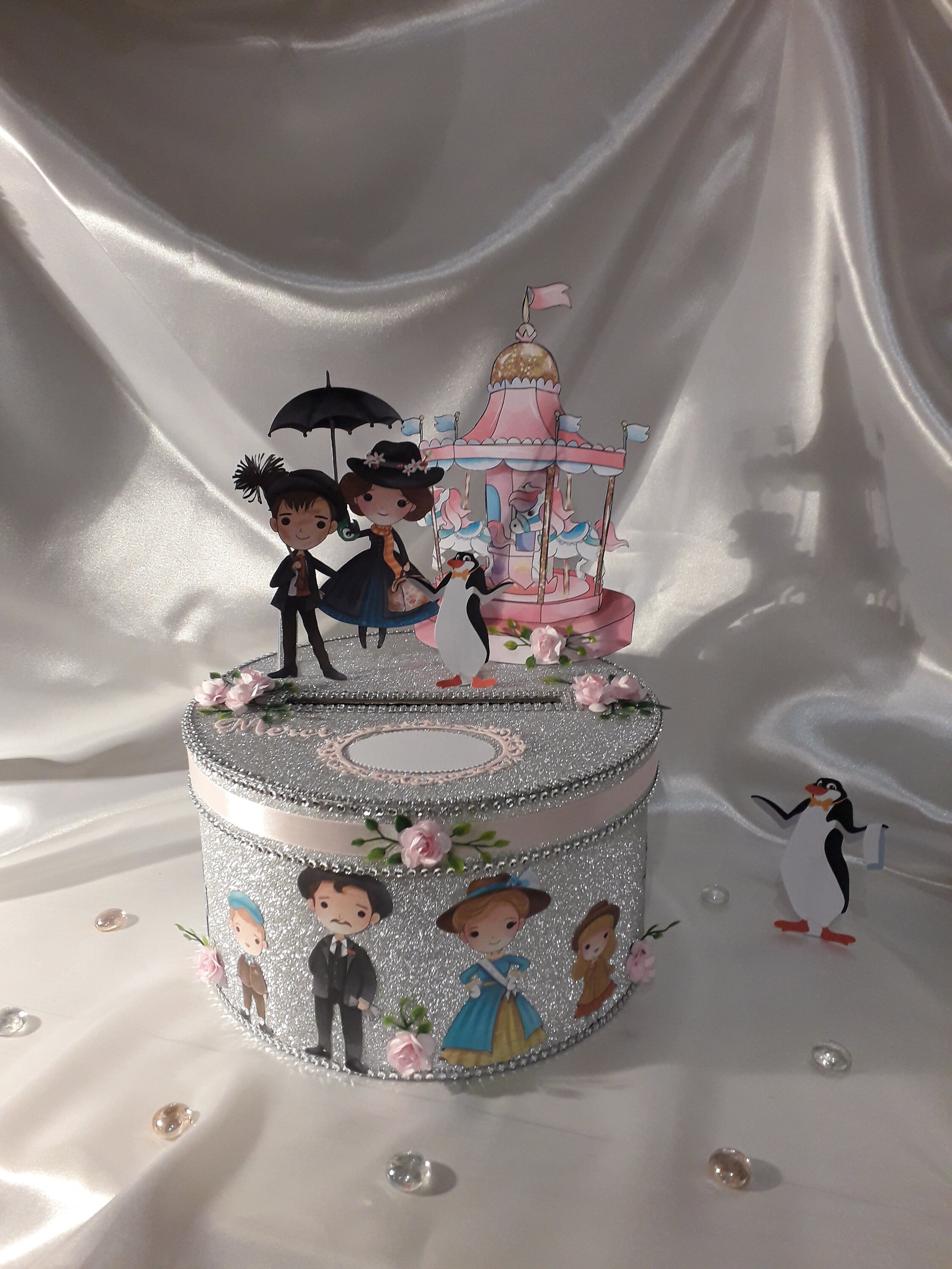 Urne d'anniversaire, de Baptême ou Mariage sur Le Thème Mary Poppins