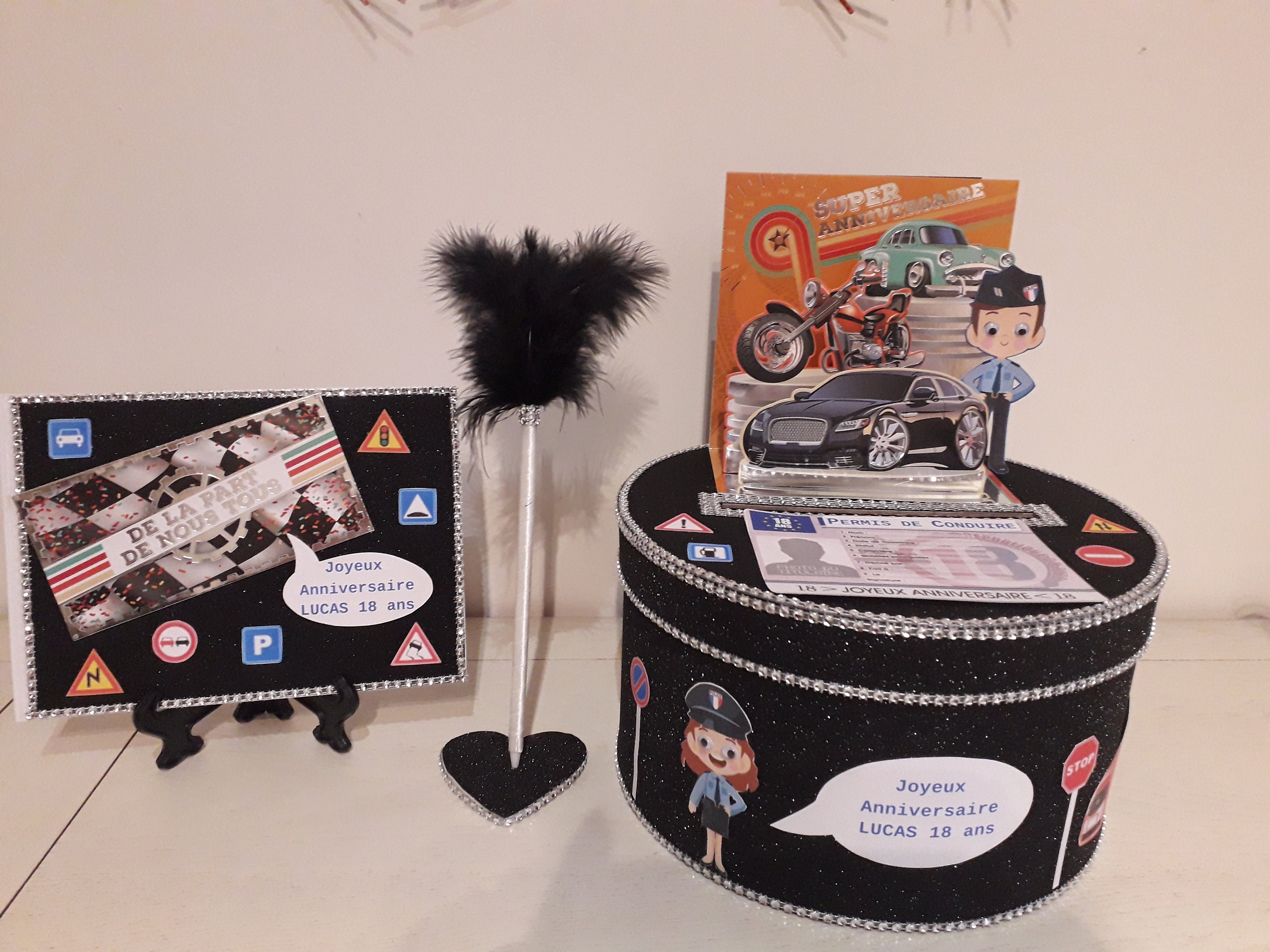 Urne d'anniversaire sur Le Thème Du Permis de Conduire Assortie à Un Livre d'or et Son Stylo