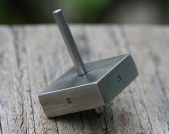 Quadrat Dreidel, Dreidel für Chanukka, Massives Edelstahl Dreidel, Modernes Dreidel, Handgemachtes Dreidel, kostenloser Versand