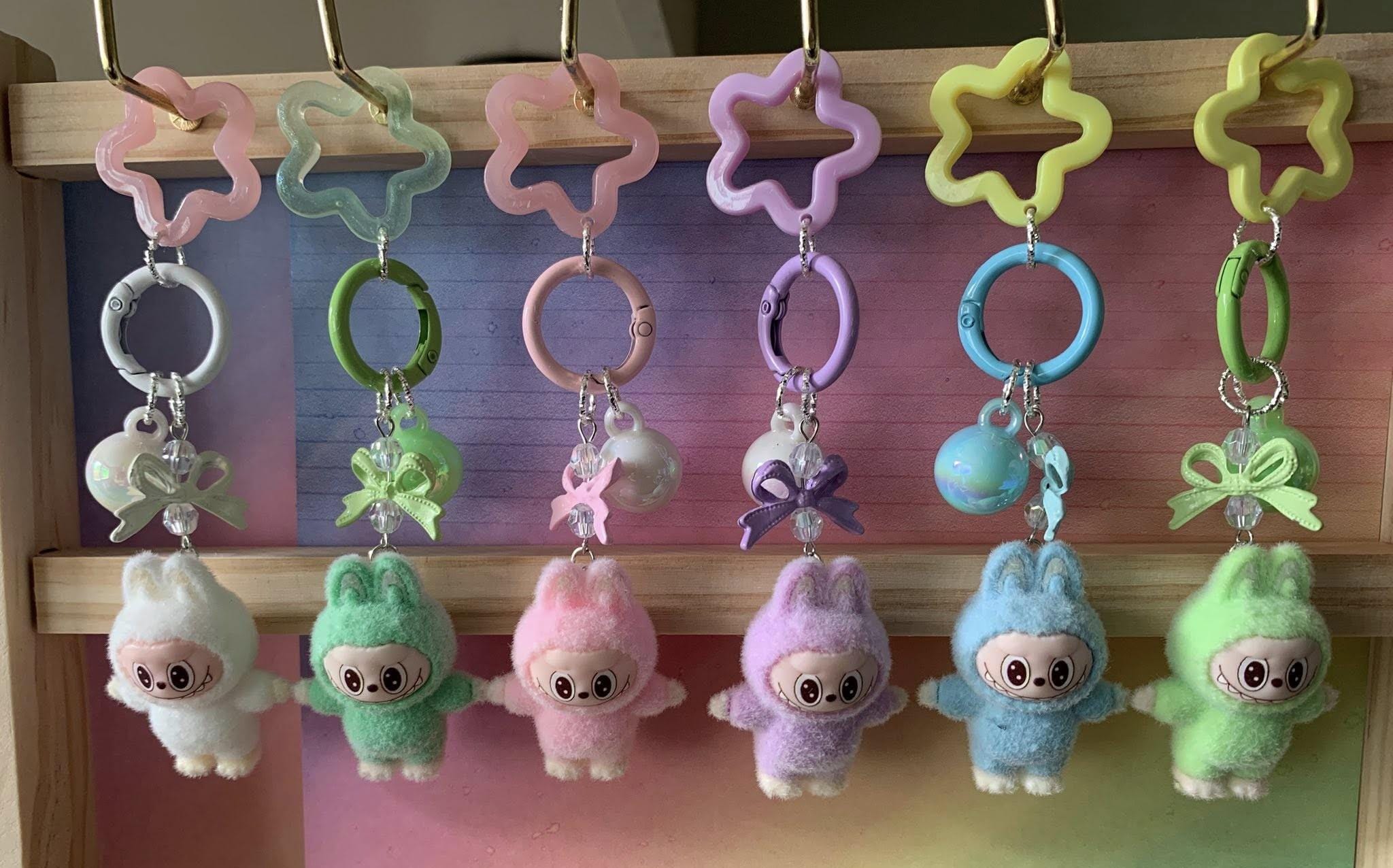 miniラブブキーホルダー ブルー×4、イエロー×4、ピンク×4、パープル×2 Labubu mini keychain - Etsy 日本