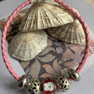 Bracelet à breloques en cuir inspiré de Pandora avec breloque perle au chalumeau