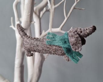 Fawn dachshund, sausage dog decoration. Hanging wool felt dog decoration for Christmas tree. Handmade decoration, xmas tree ornament.