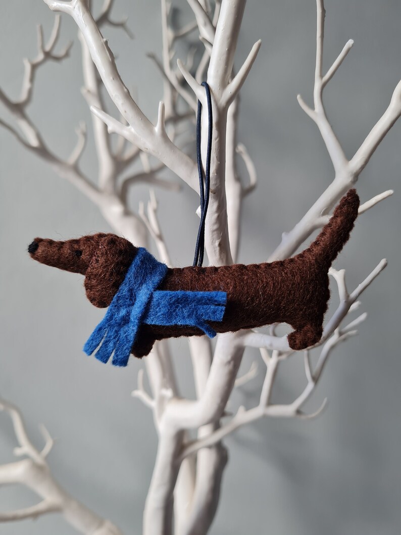 dzqad Chien De Voiture Qui Bouge La Tete - Jouet Tableau De Bord Décoration, Interieur Figurine Animaux Chien, Décoration D'intérieur Voiture, Chiot Voiture Ornement, pour Voiture Véhicule Bureau