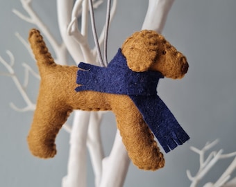 Rotfuchs Labrador Dekoration. hängender Hund aus Wollfilz als Dekoration für den Weihnachtsbaum. Handgemachte Dekoration, Weihnachtsbaumschmuck.