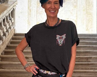 Guardia T-Shirt: 80s-90s Inspired, Washed Cotton, Unisex Crew Neck