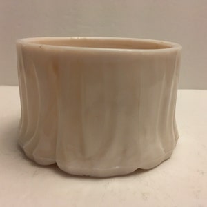 Vintage Akro Agate Pale Pink Slag Milk Glass Colonial Lady Powder Puff Base/Bowl. 1930s