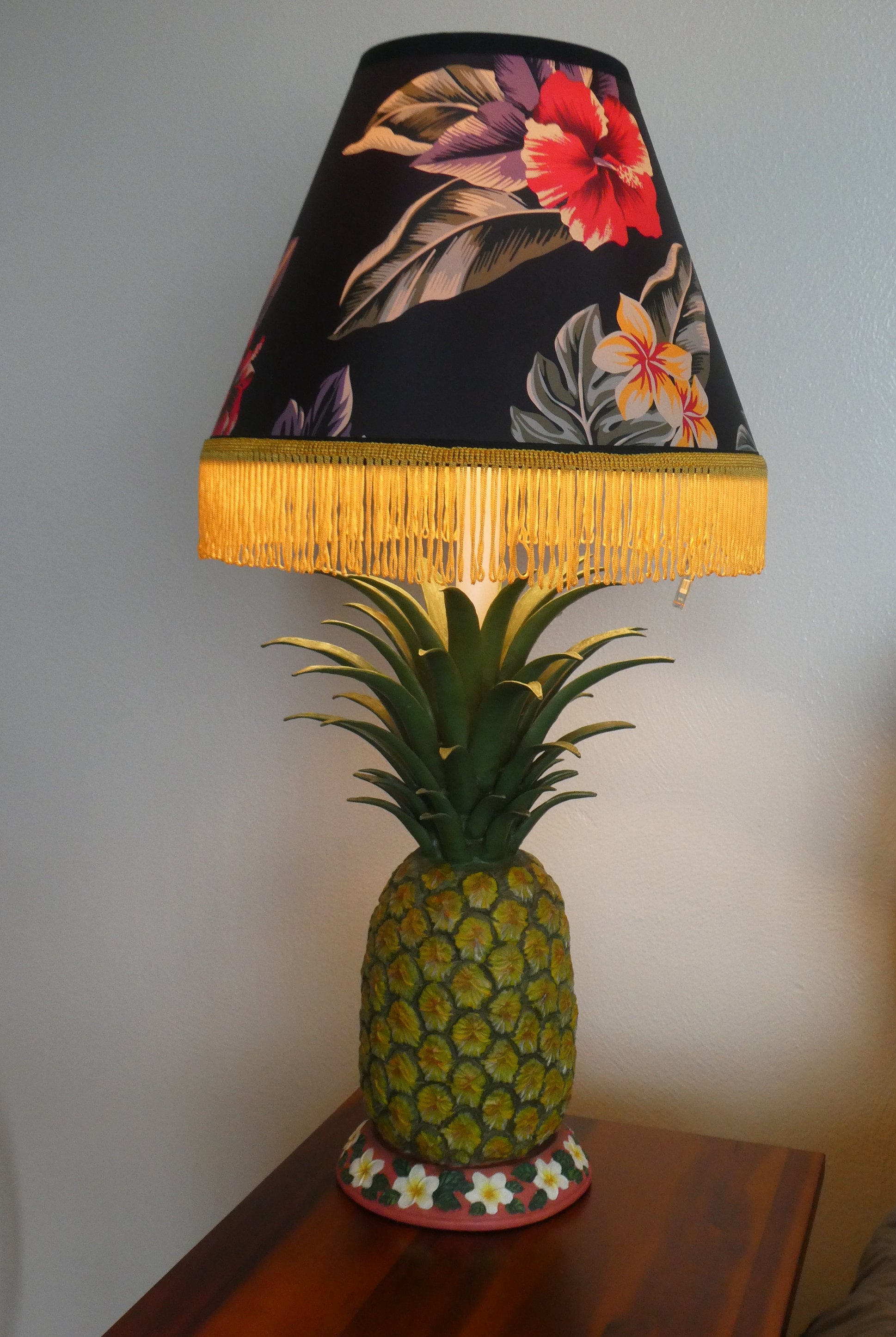 Vintage Pineapple Lamp Hawaii Tropical Tiki