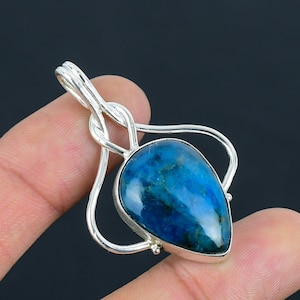 Natural Neon Apatite Gemstone Pendant 925 Sterling Silver Pendant Neon Apatite Pendant Jewelry Designer Pendant Antique Gemstone Pendant