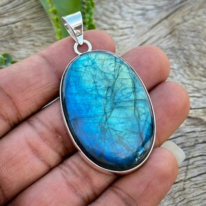 Blue Fire Labradorit Anhänger: Handgemachtes Sterling Silber Schmuckstück