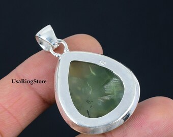 Pendentif En Préhnite Verte Naturelle - Forme Poire, Gravé - Chaîne Argentée - Fait Main