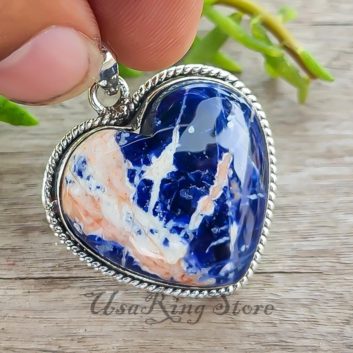 ハンドメイドソーダライトハートペンダント：925スターリングシルバー