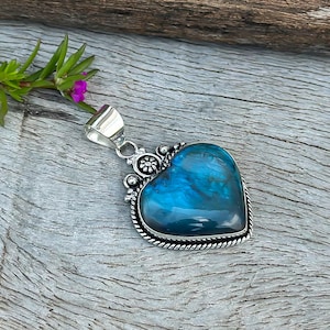 Glänzender Ozean-blauer Feuer-Labradorit-Edelstein-handgemachter 925er Sterlingsilber-Anhänger, Herzform-Labradorit-Schmuckanhänger-Geschenk für Liebhaber