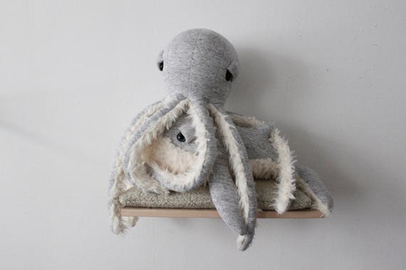 手作りのクジラのぬいぐるみ - 海の子供部屋の装飾 - かわいい海を