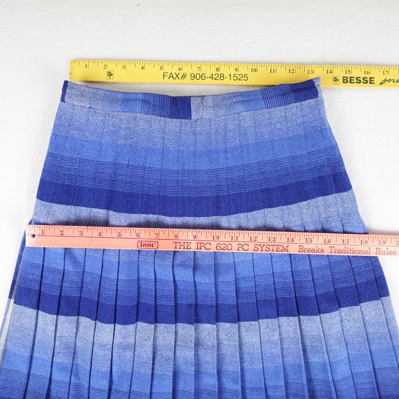 Vintage Sportrite Blue Pacific Reversible Wool Plaid Skirt, Women's Size 2, Shades of Blue High Waist image 10