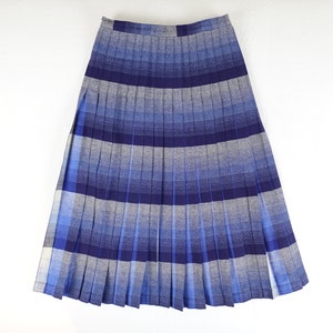 Vintage Sportrite Blue Pacific Reversible Wool Plaid Skirt, Women's Size 2, Shades of Blue High Waist image 2