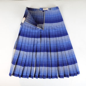 Vintage Sportrite Blue Pacific Reversible Wool Plaid Skirt, Women's Size 2, Shades of Blue High Waist image 7