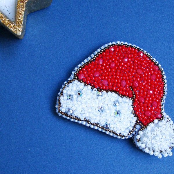 Santa Hat Beaded Brooch, Christmas Brooch, Bead Embroidery Pin Brooch