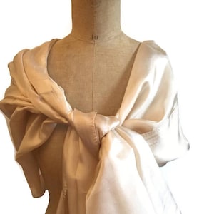 Étole champagne or pour femme - étole longue en soie couleur ocre champagne clair, une étole dorée - étole mariage cérémonie