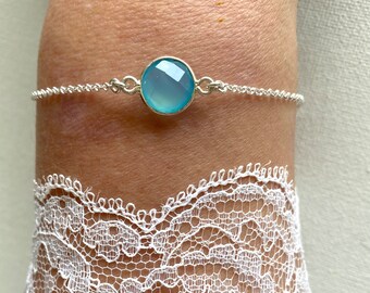 Bracelet pierre calcédoine Aqua bleu chaine argent - bracelet fin petit cabochon pierre bleu - bijou fait main