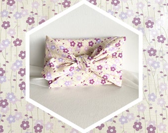 Furoshiki coton japonais imprimé fleurs Sakura violet fond beige