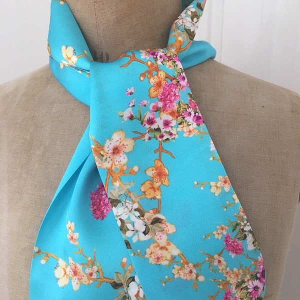 Foulard étroit soie turquoise imprimé petites fleurs  - foulard chic et coloré pour femme