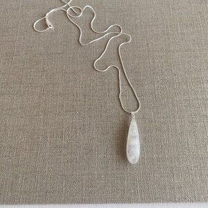 Sautoir collier en argent avec pendentif pierre de lune ovale cadeau femme image 5