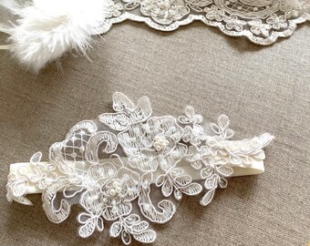 Bridal beaded ivory lace garter - wedding garter - embroidered guipure, pearls and sequins - beaded wedding lace