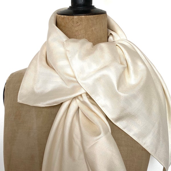 Grand foulard blanc crème / écru soie, chevrons tissage sergé - étole soie
