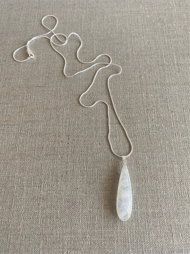 Sautoir collier en argent avec pendentif pierre de lune ovale cadeau femme image 4