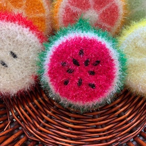 Crocheted Watermelon Dishwash Scrubby-scrubbie scrubber scrub cloth reusable gift imagem 3