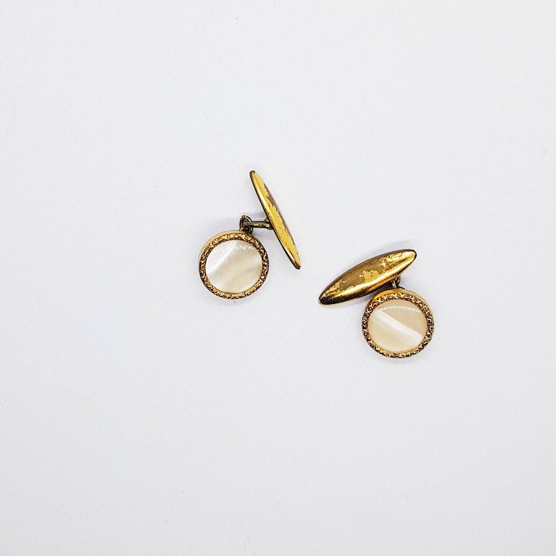 Vintage Gold-tone and Mother of PearlAbaloneOrmerPaua Shell Round Cufflinks 50/'s