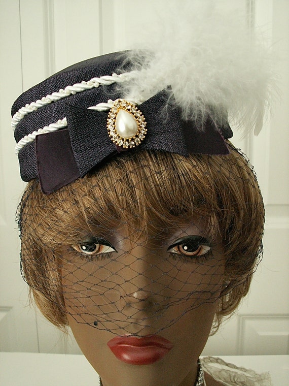 Vintage Ladies Hat * Navy Blue Linen & Feathers *… - image 1