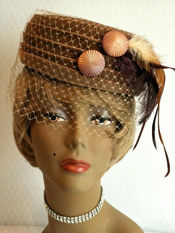 Vintage Ladies Hat * Velvet * Light Brown * Pillb… - image 1
